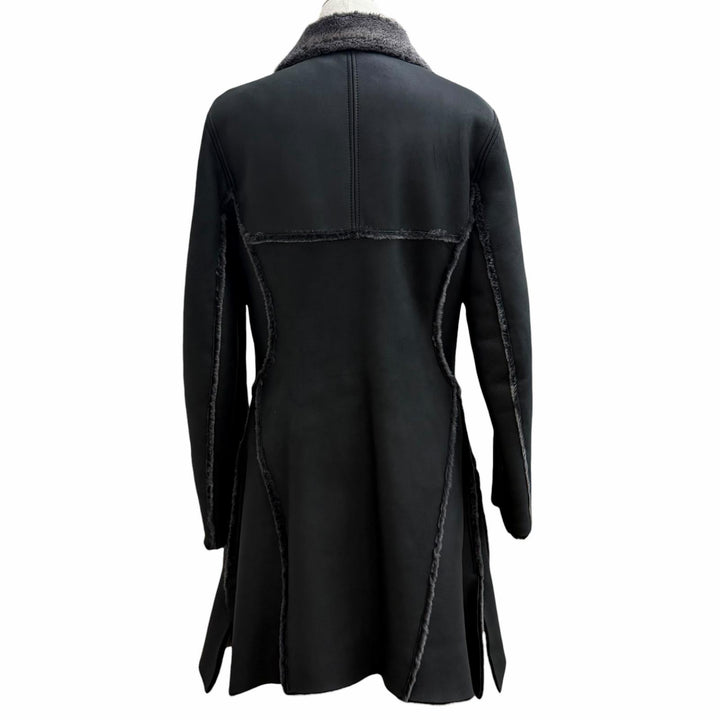 美品★ISSEY MIYAKE イッセイミヤケ IM43LA506 羊革 裾デザイン ロング丈 ムートンコート アウター ブラック 2 正規品 レディース
