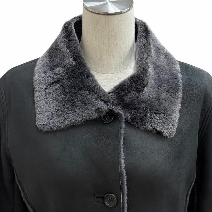 美品★ISSEY MIYAKE イッセイミヤケ IM43LA506 羊革 裾デザイン ロング丈 ムートンコート アウター ブラック 2 正規品 レディース