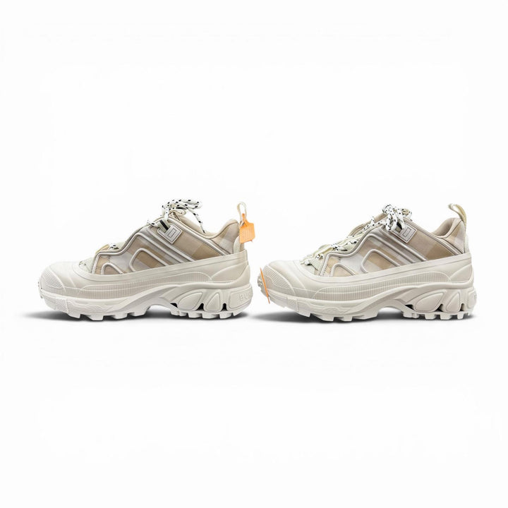 未使用品◇BURBERRY バーバリー 8054115 アーサー ロゴラバー チェック柄 スニーカー ベージュ 36.5 イタリア製 レディース 箱・保存袋付