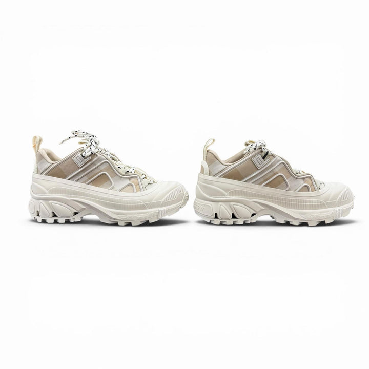 未使用品◇BURBERRY バーバリー 8054115 アーサー ロゴラバー チェック柄 スニーカー ベージュ 36.5 イタリア製 レディース 箱・保存袋付