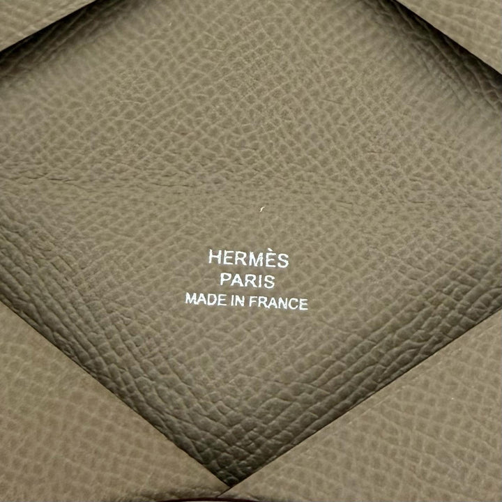 未使用品☆HERMES エルメス カルヴィ ヴォーエプソン エトゥープ パスケース 名刺入れ カードケース W刻印 フランス製 レディース