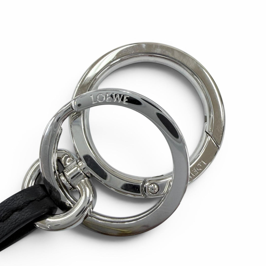 美品☆LOEWE ロエベ C821232X02 レザー使い アナグラム キーホルダー キーリング バッグチャーム ブラック シルバー金具 箱・保存袋付き