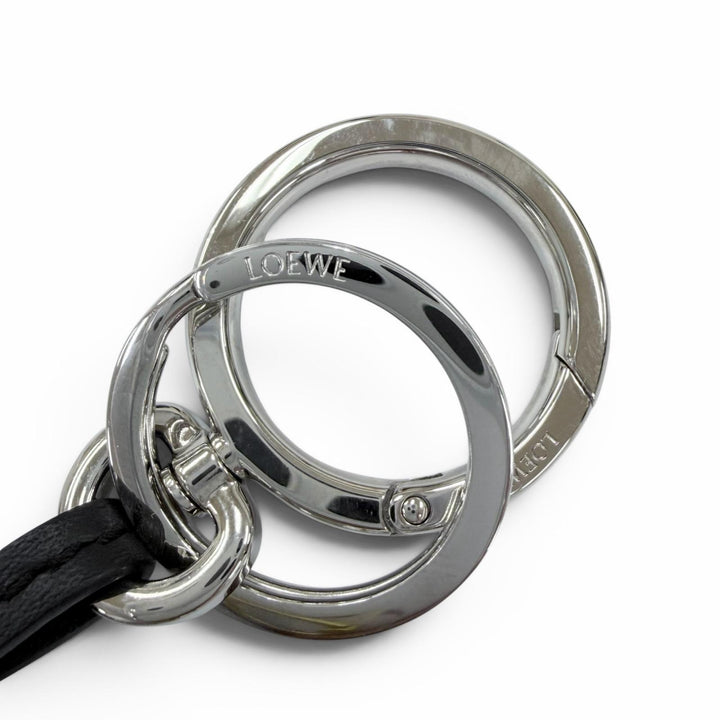 美品☆LOEWE ロエベ C821232X02 レザー使い アナグラム キーホルダー キーリング バッグチャーム ブラック シルバー金具 箱・保存袋付き