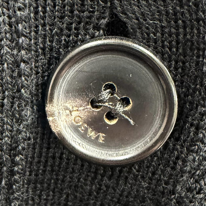未使用品★LOEWE ロエベ Q825Y16K04 ウール100％ ロゴボタン アナグラム刺繍 Vネック ニットカーディガン ブラック S 正規品
