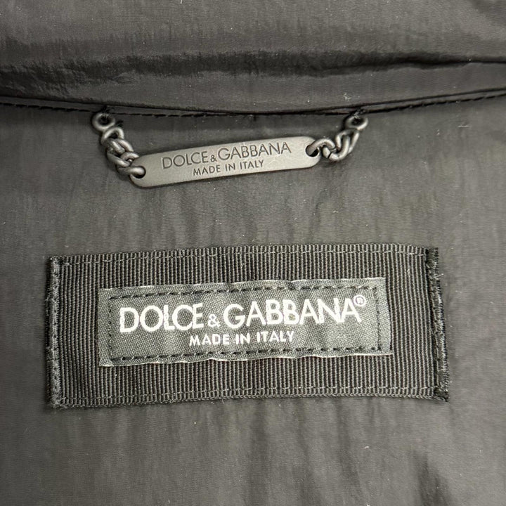 美品△DOLCE&amp;GABBANA ドルチェ＆ガッバーナ 黒タグ ロゴプレート フード付き ジップアップ ダウンジャケット ブラック 44 伊製 正規品