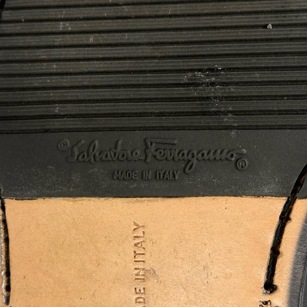 【ドンドン見直し】美品 ▲FERRAGAMO フェラガモ ダブルガンチーニ レザー ローファー ブラック シルバー金具 正規品 10 メンズ