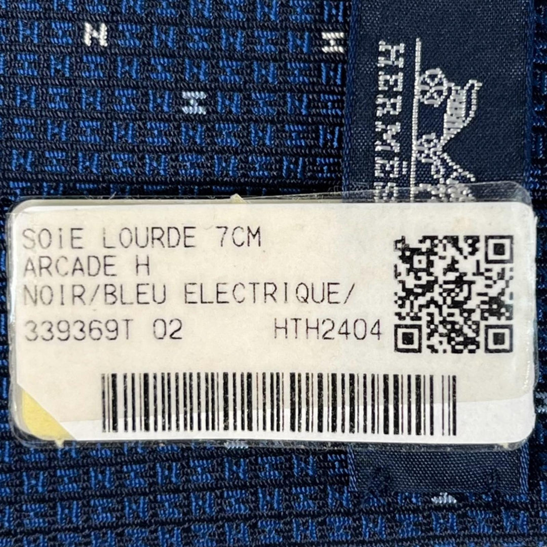 未使用品▲HERMES エルメス 2024年製 339369T ARCADE H シルク100％ Hロゴ ネクタイ ネイビー ホワイト フランス製 メンズ 箱付き