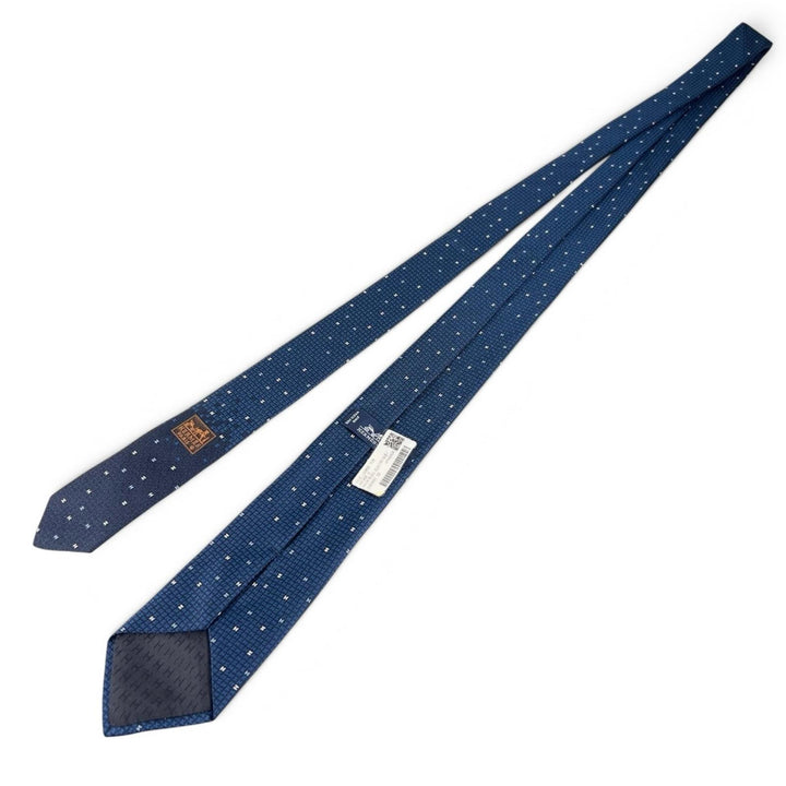 未使用品▲HERMES エルメス 2024年製 339369T ARCADE H シルク100％ Hロゴ ネクタイ ネイビー ホワイト フランス製 メンズ 箱付き