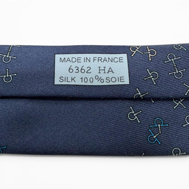 極美品□HERMES エルメス 6362HA シルク100％ ビット 金具 総柄 レギュラータイ ネクタイ ブルー フランス製 メンズ ビジネスオススメ