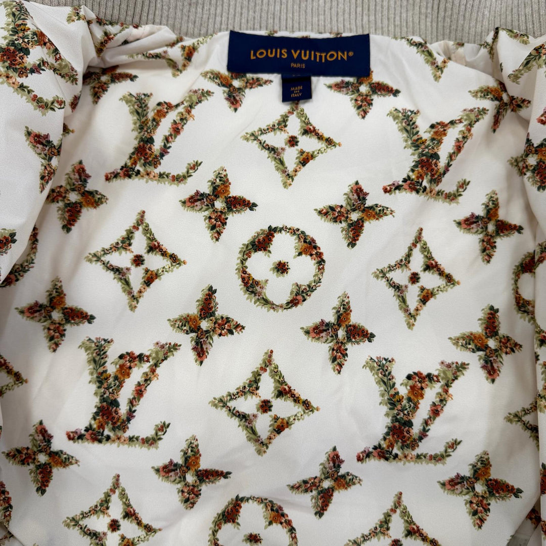 美品☆LOUIS VUITTON ルイヴィトン 24SS フローラルプリント 裏地モノグラム LVレザーパッチ ダウンジャケット ピンク系 34 正規品