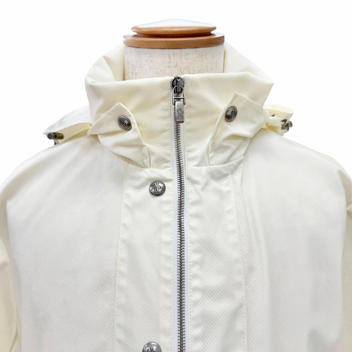 美品△MONCLER GAMME BLEU モンクレール ガムブルー GIUBBINO ロゴワッペン フード付き ジップアップ ジャケット アイボリー 0 正規品
