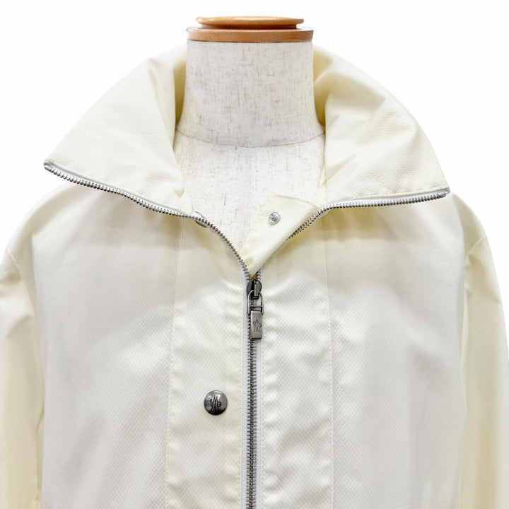 美品△MONCLER GAMME BLEU モンクレール ガムブルー GIUBBINO ロゴワッペン フード付き ジップアップ ジャケット アイボリー 0 正規品