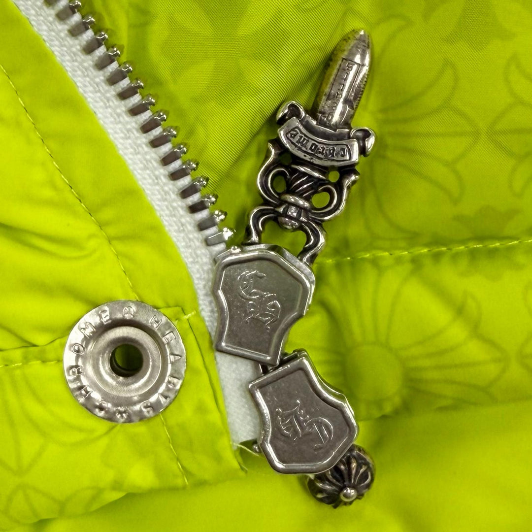 極美品★CHROME HEARTS クロムハーツ STIFF プーパークロップパディング CHプラス ダウンジャケット 総柄 ネオンイエロー XS イタリア製