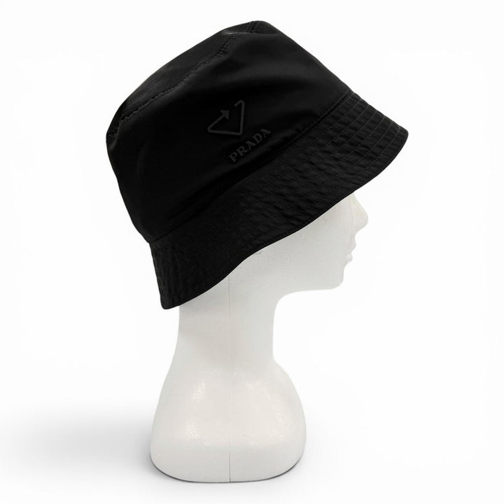 極美品▼PRADA プラダ 2HC137 RE-NYLON ナイロン 三角ロゴ トライアングルロゴ 帽子 バケットハット ブラック S 正規品 メンズ