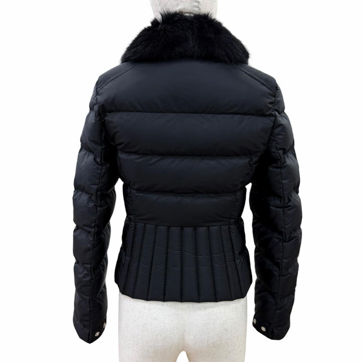 美品☆PRADA プラダ 29Y510 トライアングルロゴプレート シープスキンファー付 ダウンジャケット ブラック 38 正規品 レディース