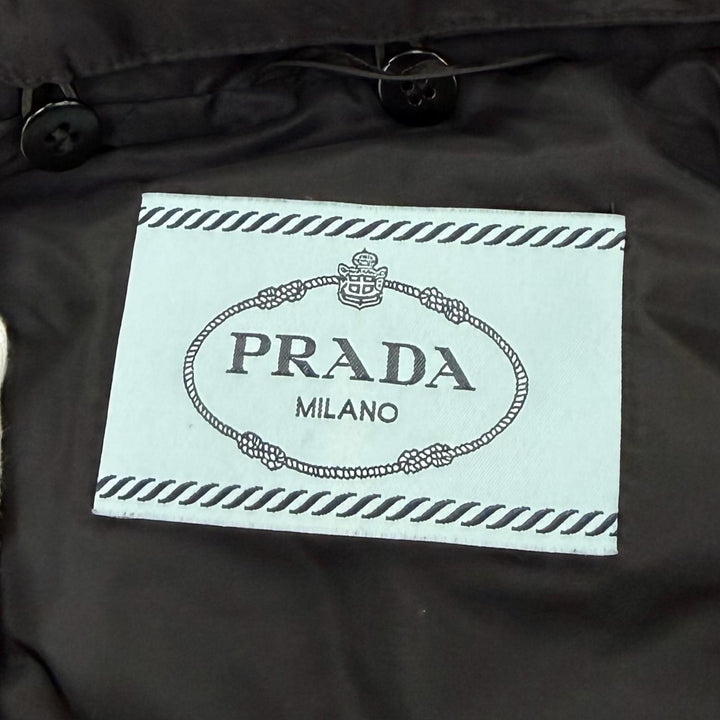 美品☆PRADA プラダ 29Y510 トライアングルロゴプレート シープスキンファー付 ダウンジャケット ブラック 38 正規品 レディース
