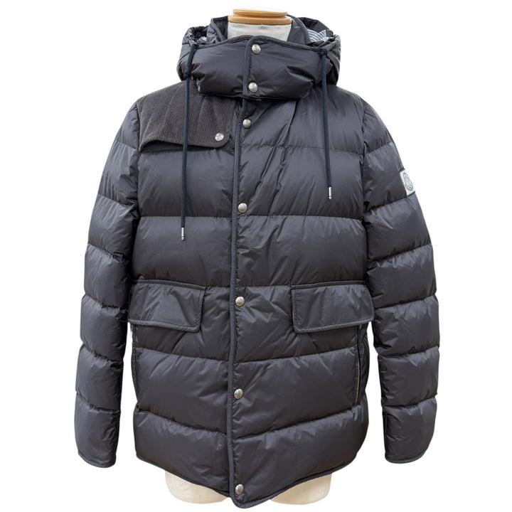 極美品▼MONCLER GAMME BLEU モンクレール ガムブルー B23914131280 ロゴワッペン フーデッド ZIPUP ダウンジャケット グレー 3 メンズ