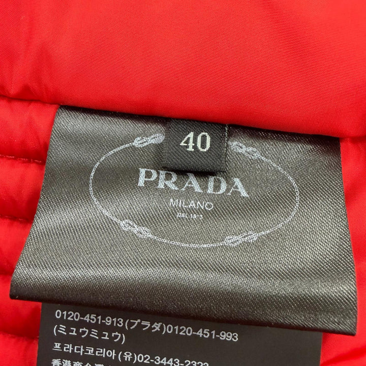美品☆PRADA プラダ 29X544 トライアングルロゴプレート フード付 ショート丈 ダウンジャケット レッド 40 正規品 レディース