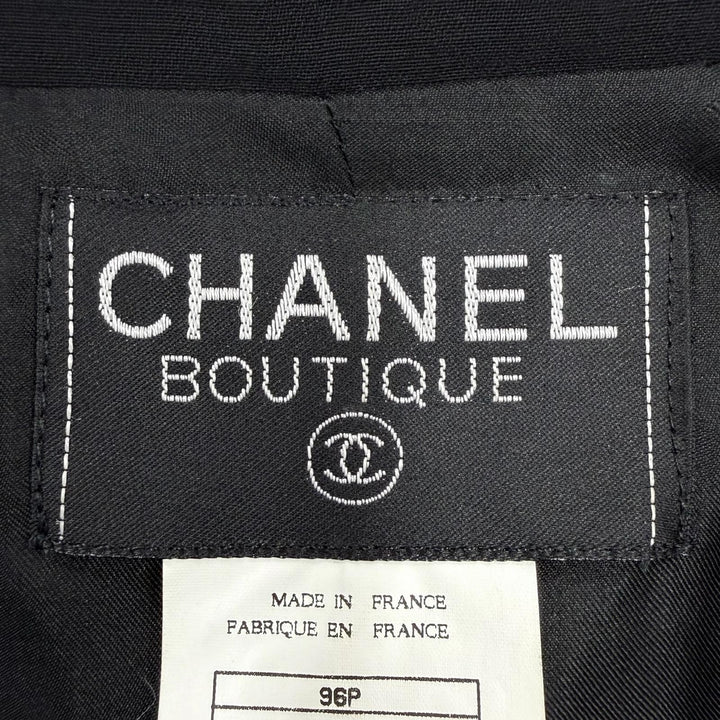 極美品◇CHANEL BOUTIQUE シャネルブティック 96P P06569V02311 裏地シルク100％ ココマークボタン付き 比翼仕立て ジャケット 36 正規品
