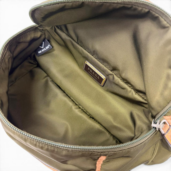 極美品□PRADA プラダ 2VH171 Re-Nylon スウェードレザー トライアングルロゴ ボディバッグ カーキ ブラウン イタリア製 メンズ 保存袋付