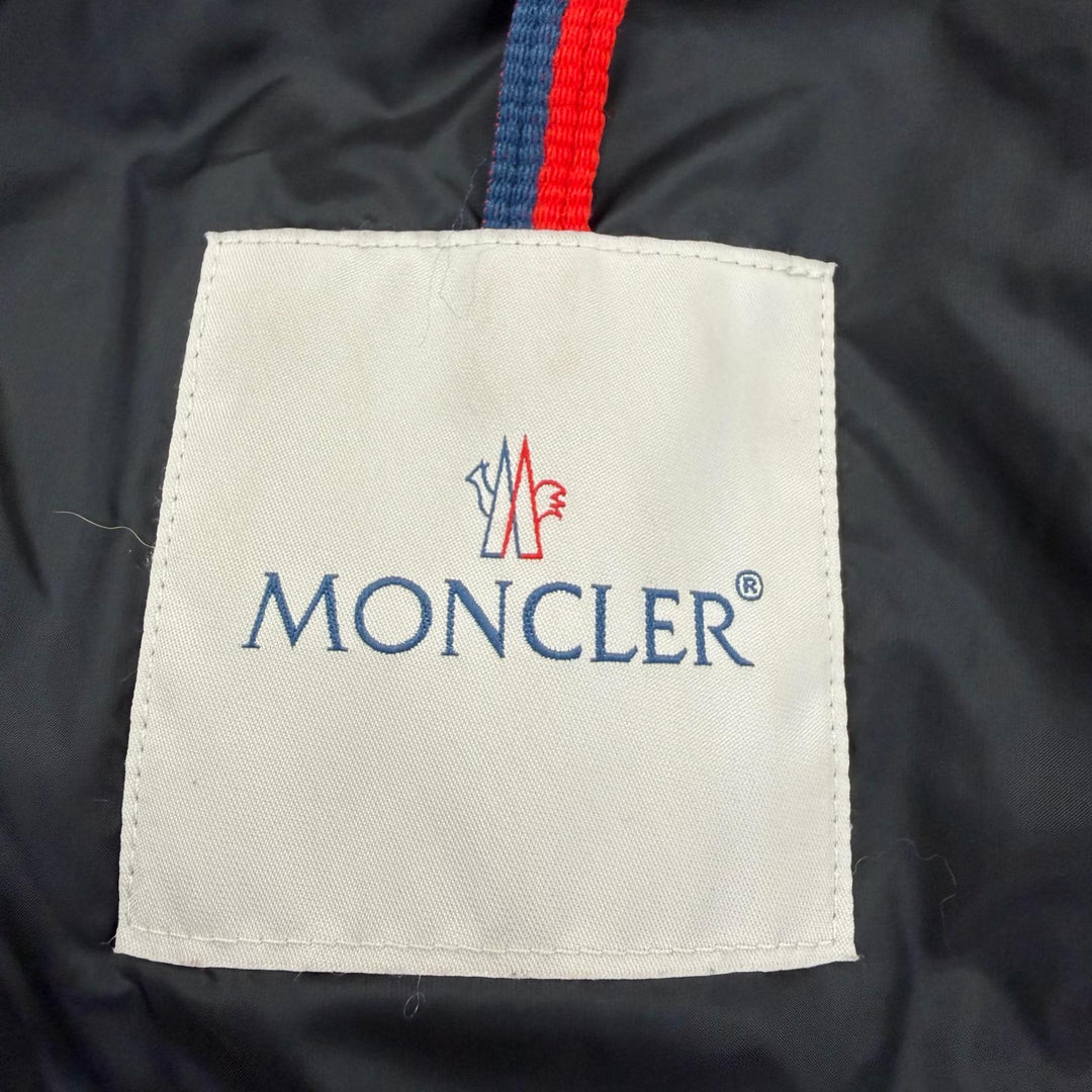 美品☆MONCLER モンクレール 2024年製 BROU ロゴワッペン・ベルト付 ダウンコート ブラック 00 国内正規品 ガーメント・ハンガー付き