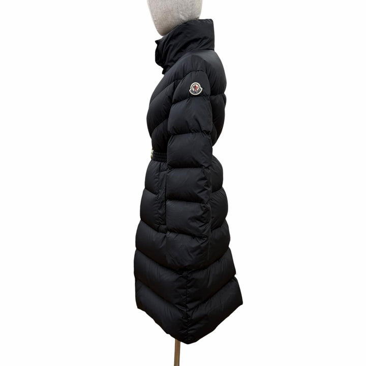 美品☆MONCLER モンクレール 2024年製 BROU ロゴワッペン・ベルト付 ダウンコート ブラック 00 国内正規品 ガーメント・ハンガー付き