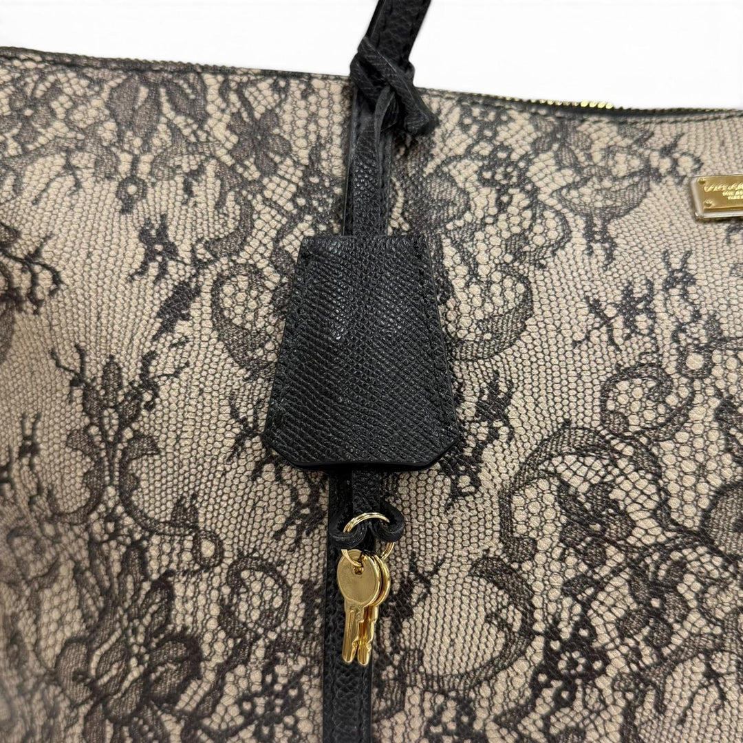 美品★DOLCE&amp;GABBANA ドルチェ＆ガッバーナ レースプリント 鍵付き レザー トートバッグ ベージュ ブラック イタリア製 レディース