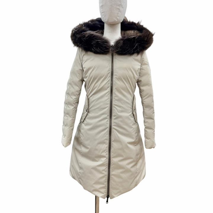 美品◇TATRAS タトラス 20AW LTA20A4706 ISERA ラクーンファー ロゴワッペン付 リバーシブル ダウンコート 01 正規品 レディース