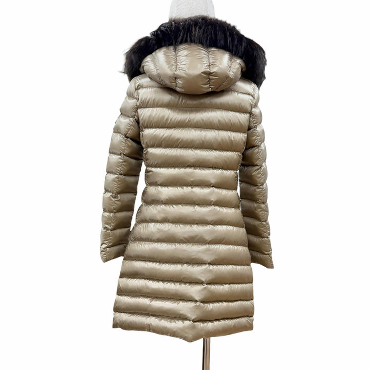 美品◇TATRAS タトラス 20AW LTA20A4706 ISERA ラクーンファー ロゴワッペン付 リバーシブル ダウンコート 01 正規品 レディース