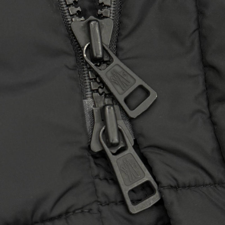 美品▼MONCLER モンクレール 21-22AW AJA ロゴワッペン付き フェイクファー フーデッド WZIPUP ダウンコート ブラック 1 正規品 メンズ