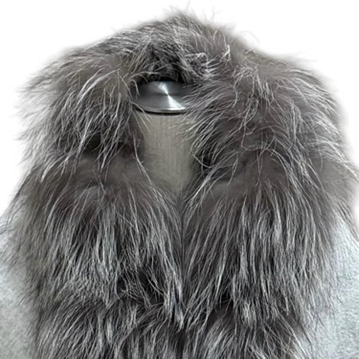 極美品★FENDI フェンディ FVG494 FOXファートリミング レザー使い フリンジ付 ケープ ポンチョ ライトグレー イタリア製 正規品
