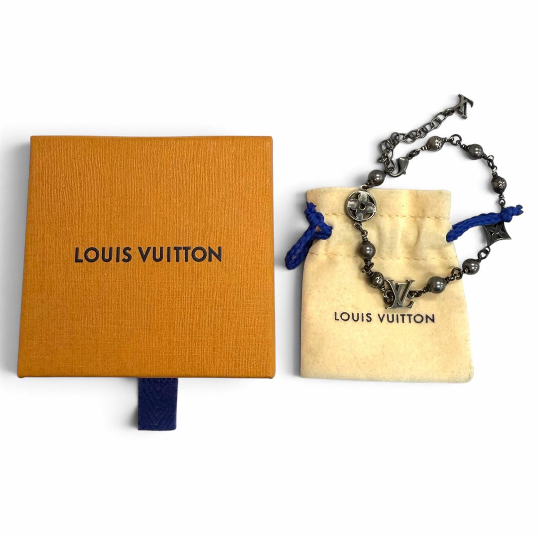 良品□LOUIS VUITTON ルイヴィトン 2025年製 M1391A LV パール モノグラムフラワー ブレスレット ガンメタリック イタリア製 メンズ