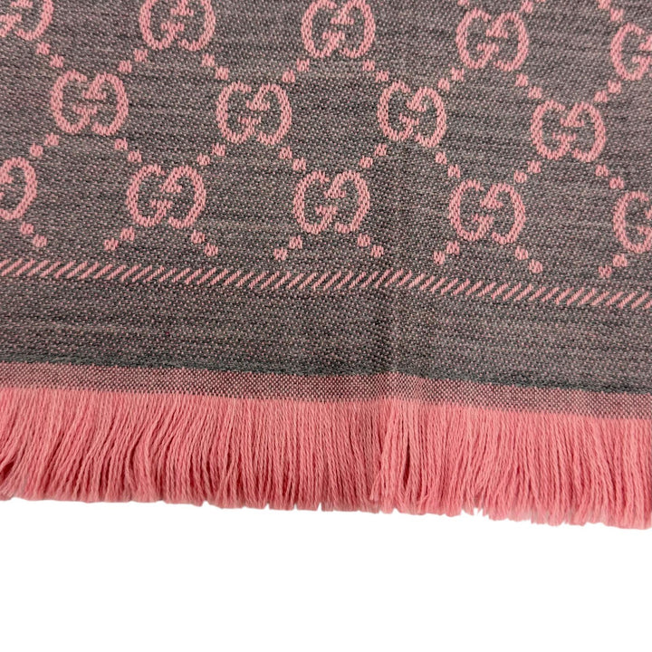 極美品☆GUCCI グッチ 133483 ウール100％ GG柄 フリンジ 大判ショール マフラー グレー ピンク 48×180cm 伊製 正規品 定価73700円 箱付