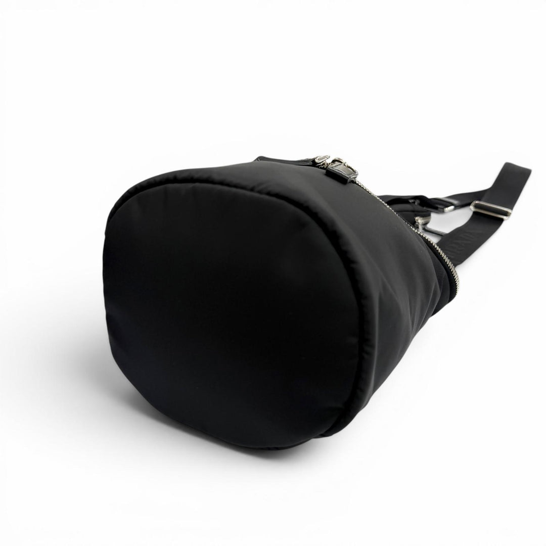 良品▼PRADA プラダ 2VH147 Re-Nylon トライアングルロゴ 三角プレート ポーチ付き ショルダーバッグ ブラック シルバー金具 保存袋付き