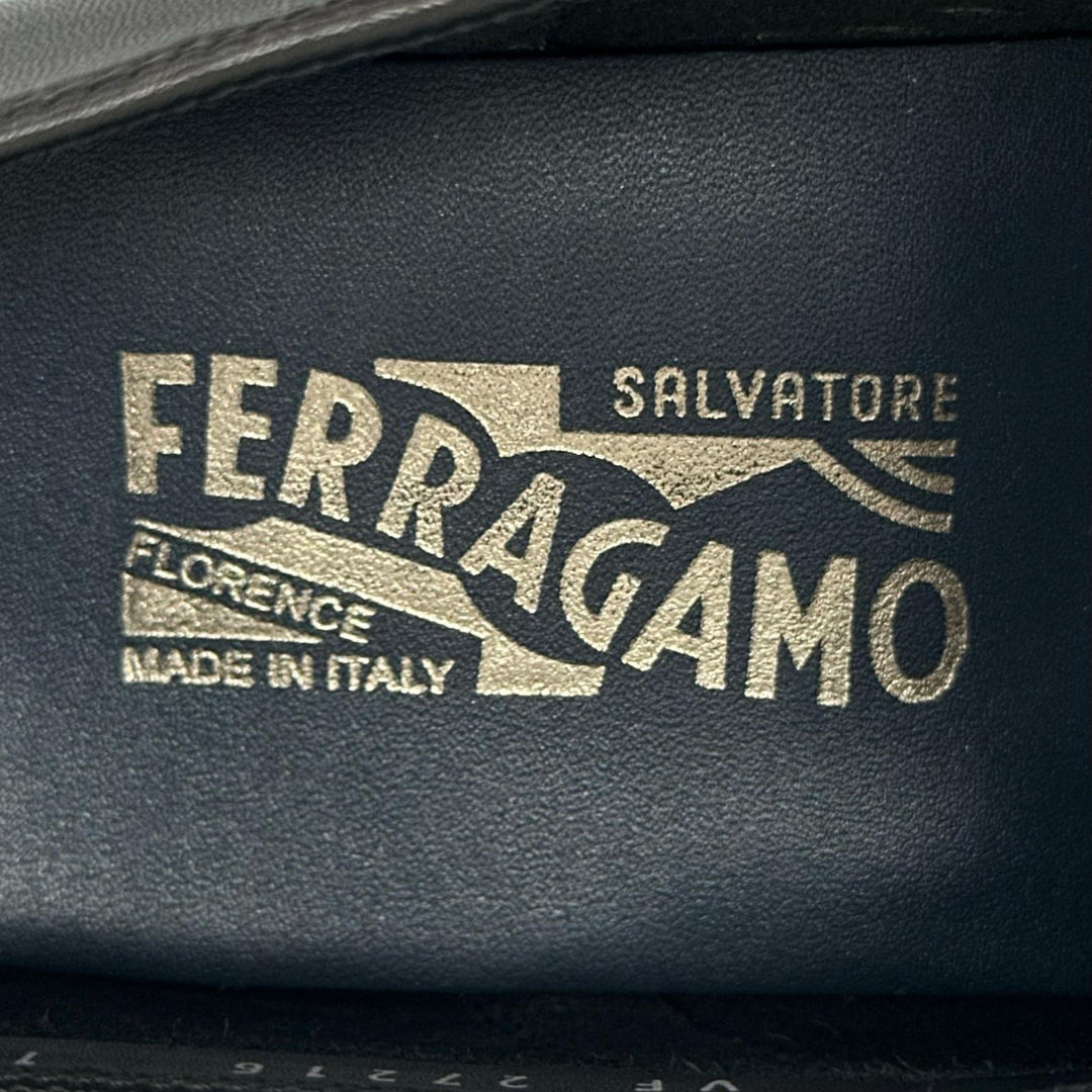 未使用品▲Salvatore Ferragamo サルヴァトーレフェラガモ PAGODA ガンチーニ レザー ローファー シルバー金具 8 伊製 箱・保存袋付き