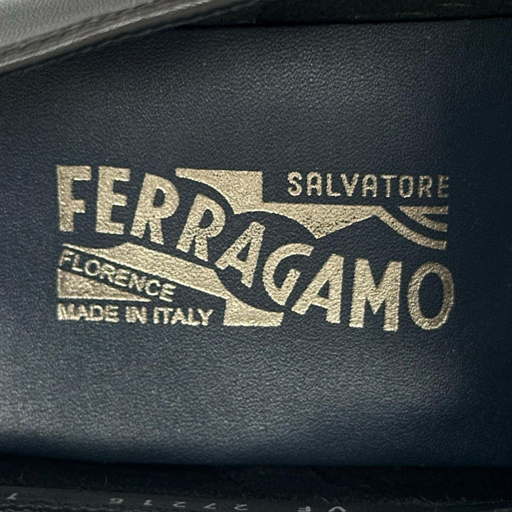 未使用品▲Salvatore Ferragamo サルヴァトーレフェラガモ PAGODA ガンチーニ レザー ローファー シルバー金具 8 伊製 箱・保存袋付き