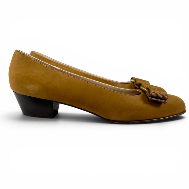 未使用品▲Salvatore Ferragamo サルヴァトーレフェラガモ VARA ヴァラリボン スウェードレザー パンプス ブラウン 6 レディース 箱付き