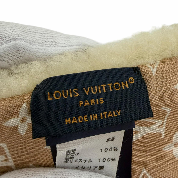 極美品☆LOUIS VUITTON ルイヴィトン 2024年製 M92894 モノグラム・シアリングマフラー LVロゴ ムートン ベージュ イタリア製 正規品
