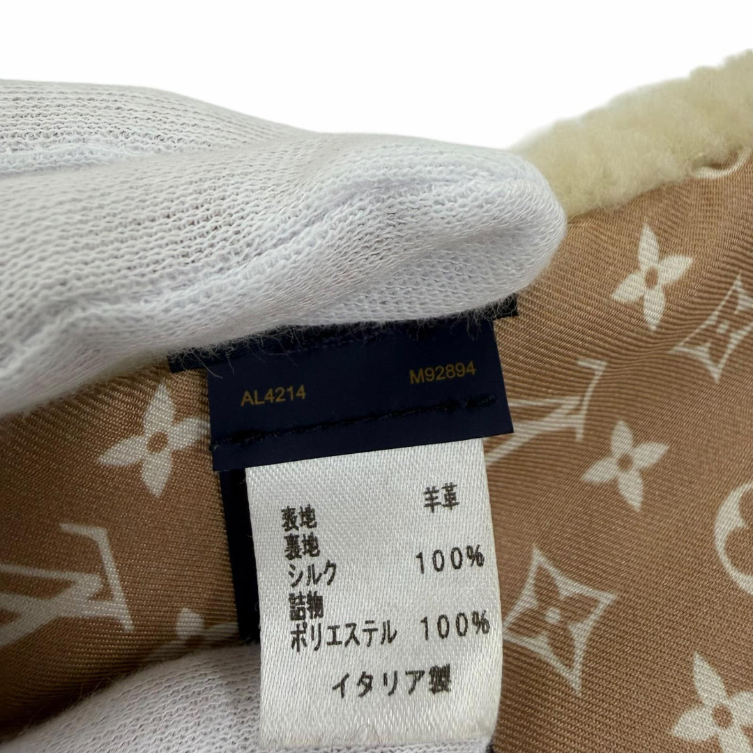 極美品☆LOUIS VUITTON ルイヴィトン 2024年製 M92894 モノグラム・シアリングマフラー LVロゴ ムートン ベージュ イタリア製 正規品