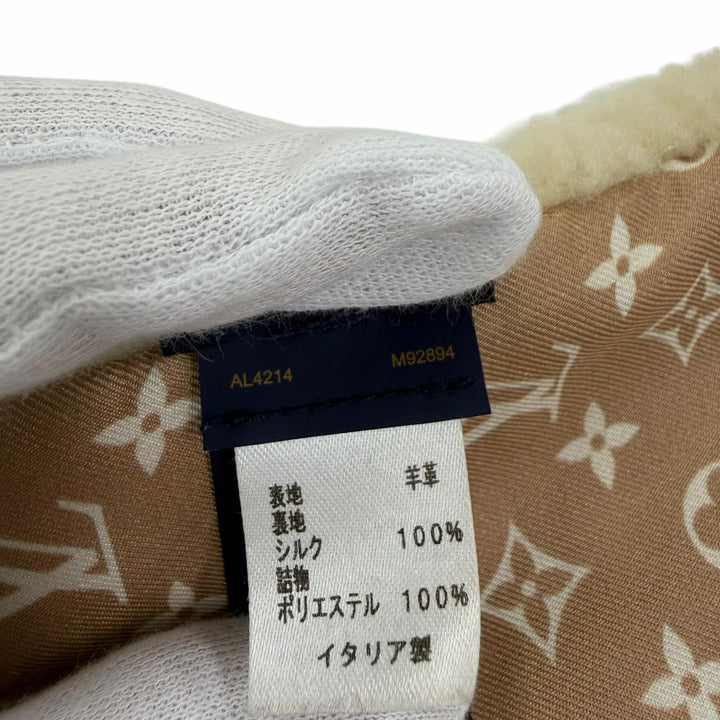 極美品☆LOUIS VUITTON ルイヴィトン 2024年製 M92894 モノグラム・シアリングマフラー LVロゴ ムートン ベージュ イタリア製 正規品