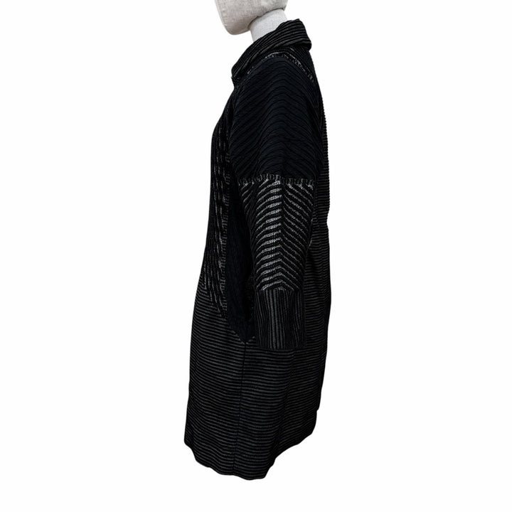 未使用品☆ISSEY MIYAKE イッセイミヤケ IM64-FA512 プリーツ切り替え デザイン コート ブラック系 2 日本製 正規品 レディース
