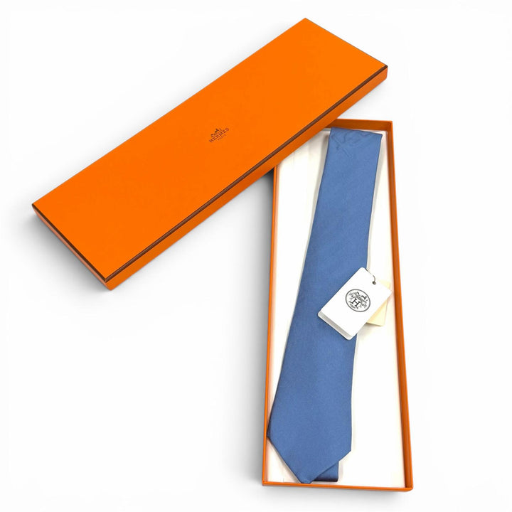 未使用品★HERMES エルメス シルク100% SEYCHELLES Hロゴ シェーヌダンクルエンボス ネクタイ 仏製 メンズ ビジネスオススメ◎ 箱付き