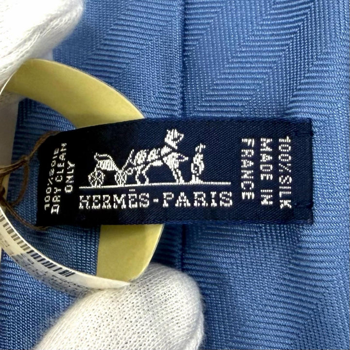 未使用品★HERMES エルメス シルク100% SEYCHELLES Hロゴ シェーヌダンクルエンボス ネクタイ 仏製 メンズ ビジネスオススメ◎ 箱付き