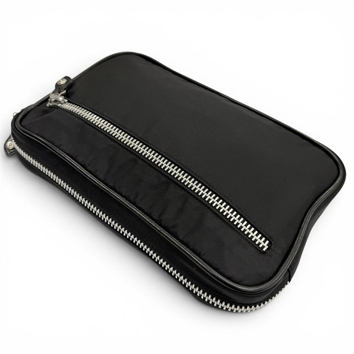 良品▼CHROME HEARTS クロムハーツ ナイロン レザー スクロールロゴプレート セカンドバッグ クラッチバッグ ブラック シルバー メンズ