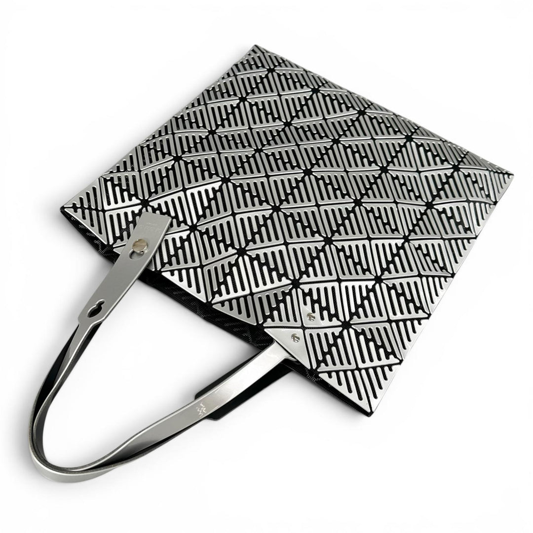 極美品▲BAOBAO ISSEY MIYAKE バオバオ イッセイミヤケ BB81-AG831 希少デザイン トートバッグ シルバー 日本製 正規品 レディース
