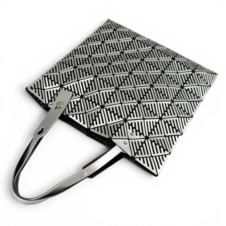 極美品▲BAOBAO ISSEY MIYAKE バオバオ イッセイミヤケ BB81-AG831 希少デザイン トートバッグ シルバー 日本製 正規品 レディース