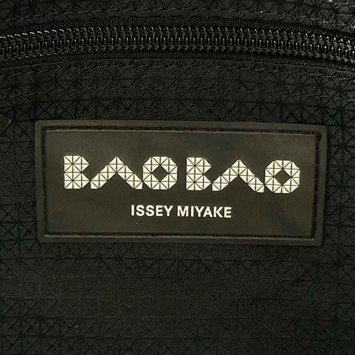 極美品▲BAOBAO ISSEY MIYAKE バオバオ イッセイミヤケ BB81-AG831 希少デザイン トートバッグ シルバー 日本製 正規品 レディース