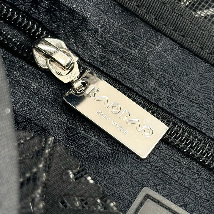 極美品▲BAOBAO ISSEY MIYAKE バオバオ イッセイミヤケ BB81-AG831 希少デザイン トートバッグ シルバー 日本製 正規品 レディース