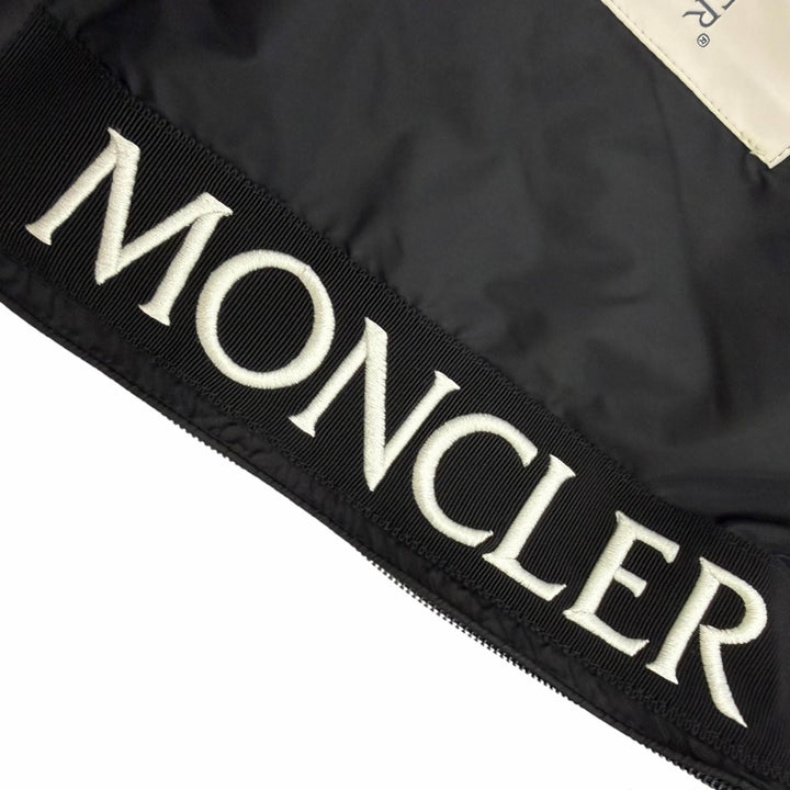 美品□MONCLER モンクレール D10914163505 MASSEREAU GIUBBOTTO フードロゴ刺繍 ブルゾンジャケット ウィンドブレーカー ブラック 1
