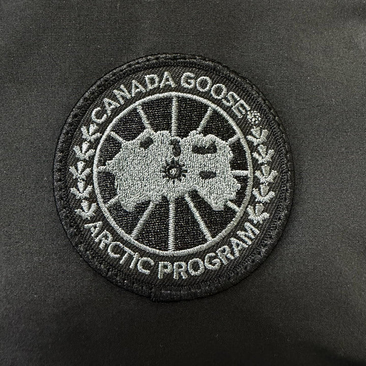 美品□CANADA GOOSE カナダグース 2081MB GARSON VEST ロゴワッペン WZIP ダウンベスト ジレ ブラック M カナダ製 国内正規品 メンズ